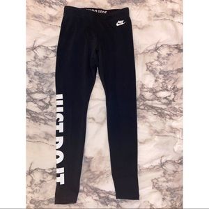 Nike woman’s black leggings